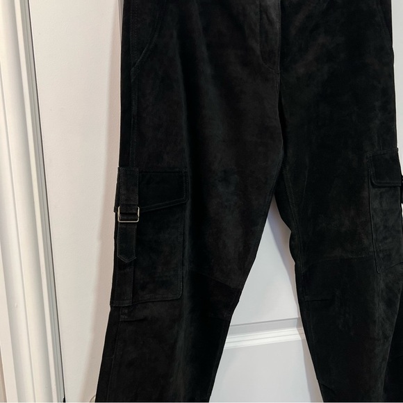 Danier genuine leather cargo pants size 6 - Picture 10 of 10